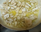 Foto del paso 4 de la receta: Tortilla de champiñón con espinacas