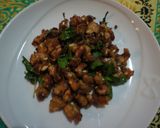 รูปขั้นตอนการทำที่ 4 ของ เอ็นไก่ทอดผักกะเพรา