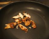 รูปขั้นตอนการทำที่ 1 ของ ข้าวผัดไข่ไก่ย่างเคียง