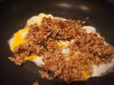 ข้าวผัดไข่ไก่ย่างเคียง