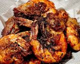 Foto langkah ke 2 dari resep Udang Goreng Asam Jawa.