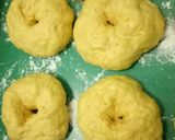 Foto langkah ke 4 dari resep Donat Labu Kuning.