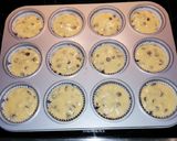 Φωτογραφία βήματος 6 της συνταγής Muffins με κομμάτια σοκολάτας 🍫