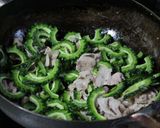 A picture of step 11 of Goya Chanpuru, Okinawan Cuisine.