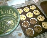 Foto langkah ke 3 dari resep Muffin ChoKiss (cokelat & kismis).