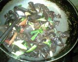 Foto langkah ke 3 dari resep Tumis Jamur Kuping.