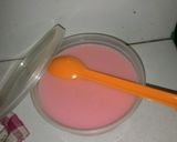 Foto langkah ke 5 dari resep Strawberry Silky Pudding.