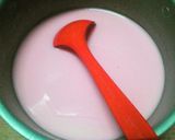 Foto langkah ke 1 dari resep Strawberry Silky Pudding.