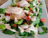 Foto del paso 12 de la receta: Ensalada de edamame con vieiras y mayonesa picante de su coral