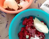 Csokis, málnakrémes, tejszínes, mascarponés szelet recept fázis 3 fotója