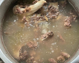 Gambar langkah 2 resipi Bihun Sup Tulang Sambal Kicap.