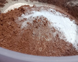 Foto del paso 3 de la receta: Tarta de chocolate (rellena nata con fresas)