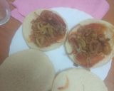 Foto del paso 3 de la receta: Hamburguesa con cebolla, queso majorero y papas onduladas