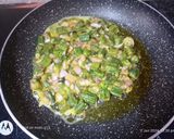A picture of step 3 of Okra egg omelet.
