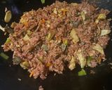 Foto langkah ke 5 dari resep Nasi goreng merah.