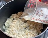 Foto del passaggio 3 della ricetta Risotto ai funghi giapponesi e noci