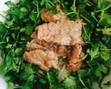 Hình bước làm 2 của món Bún bò rau răm