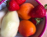 Φωτογραφία βήματος 1 της συνταγής Smoothie με φράουλα, βερίκοκο, αχλάδι 🍓🍑🍐