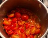 A picture of step 2 of Tomato Egg Drop Soup.