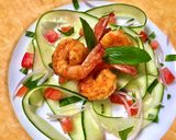 รูปขั้นตอนการทำที่ 4 ของ FRIED SHRIMP WITH SHAVED SQUASH SALAD AND TOMATOES | กุ้งทอดกับสลัดสควอชและมะเขือเทศ