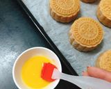 Hình bước làm 8 của món Bánh Trung Thu Nhân Đậu Xanh Sầu Riêng Trứng Muối
