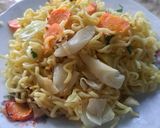 Foto langkah ke 4 dari resep Mie Goreng simpel.