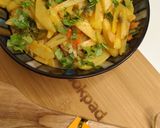 A picture of step 4 of Aloo and hari piyaz ki sabzi.