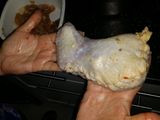 Muslos y caderas de pollo rellenos de carne