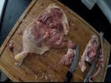 Muslos y caderas de pollo rellenos de carne