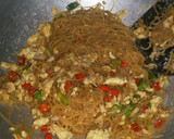 Foto langkah ke 4 dari resep Bihun Goreng Maknyus.