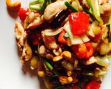 A picture of step 4 of Stir-Fried Chicken with Cashew Nuts.