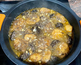 Foto del paso 4 de la receta: Patatas a la importancia con morcilla de Burgos y salsa de jengibre, cerveza y limón con trigueros