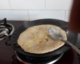 A picture of step 3 of Potato Parantha.