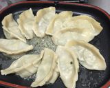 Foto langkah ke 16 dari resep Gyoza / Kuo Tie.
