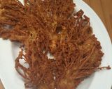 Foto langkah ke 3 dari resep Jamur Enoki Goreng Krispi.
