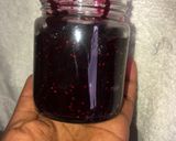 A picture of step 3 of Blackberries Jam/compote.