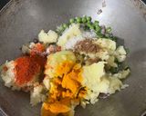 A picture of step 2 of Vegetables sandwich.