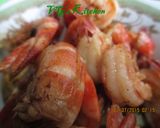 A picture of step 1 of PRAWNS WITH BANANA SAMBAL (Udang Sambal Pisang).