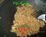 A picture of step 4 of Coconut Sambal (SAMBALA KALUKU).
