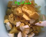 A picture of step 2 of Boiled Potatoes Shaken (KENTANG ONGKLOK).