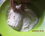 A picture of step 2 of FRIED FISH SAUTEED CUCURBIT (Ikan Goreng Tumis Labu).