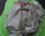 A picture of step 2 of CUTTLEFISH KALE (Sotong Kangkung).