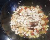 Foto del paso 2 de la receta: Arroz caldoso de pollo de corral y boletus