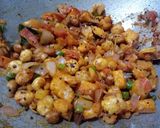 A picture of step 7 of Paneer makhana bhurji.