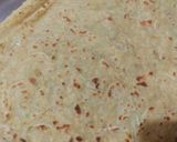 A picture of step 2 of Lauki chila.