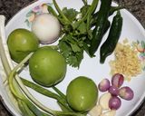 Foto langkah ke 1 dari resep Ayam Bumbu Tomat Hijau.