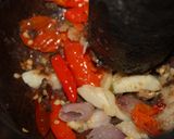 Foto langkah ke 3 dari resep Sambal Tomat Bawang Putih.