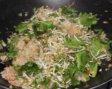Foto langkah ke 6 dari resep Nasi Goreng Ikan Tuna.