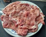 Foto del paso 4 de la receta: Chuletas de cerdo con salsa de champiñones y crujiente de bacon