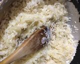Foto del paso 4 de la receta: Zapallo cabutia relleno con arroz, pollo, muzzarella y cebolla